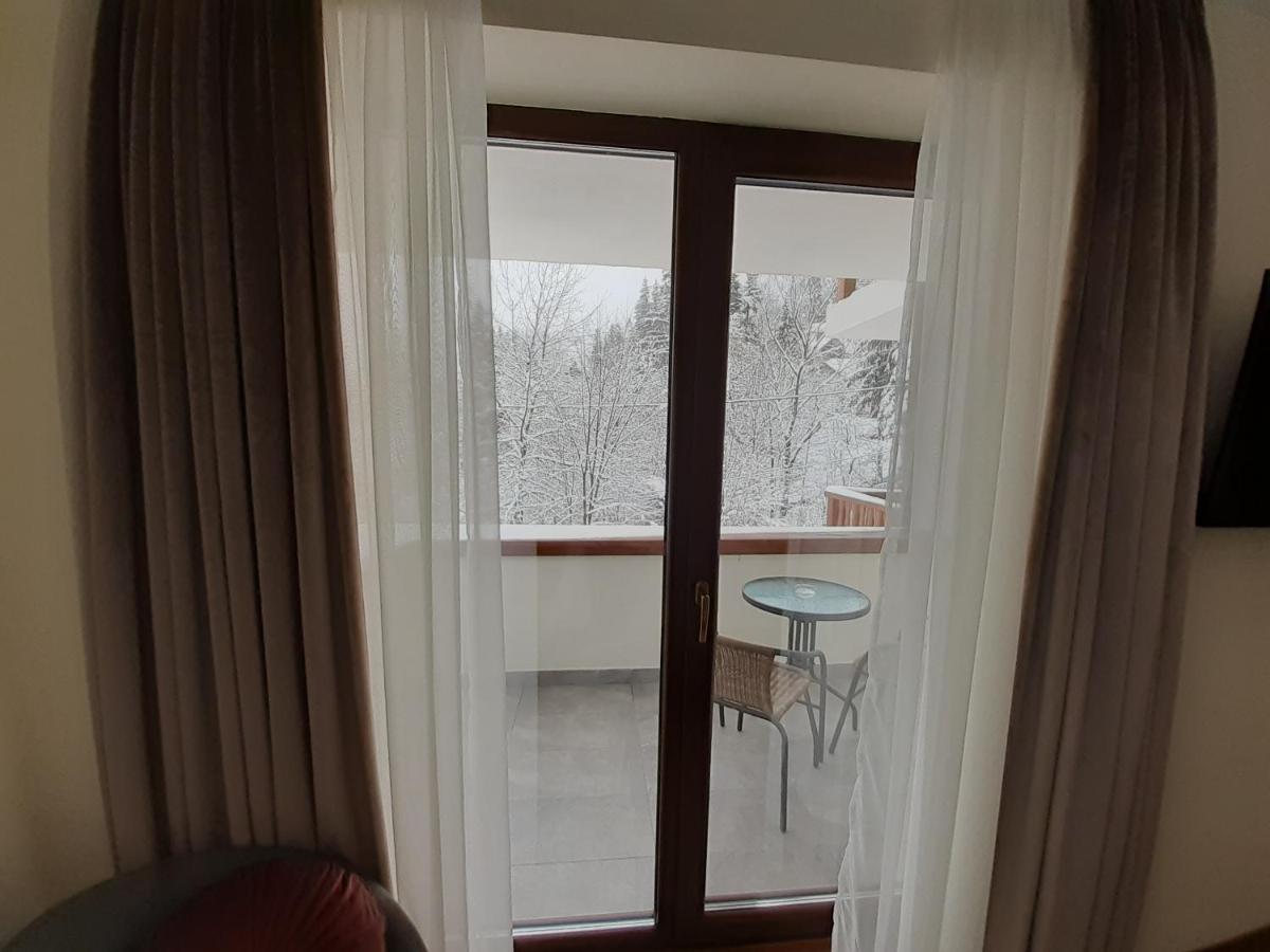 Lanobila Hotell Sinaia Exteriör bild