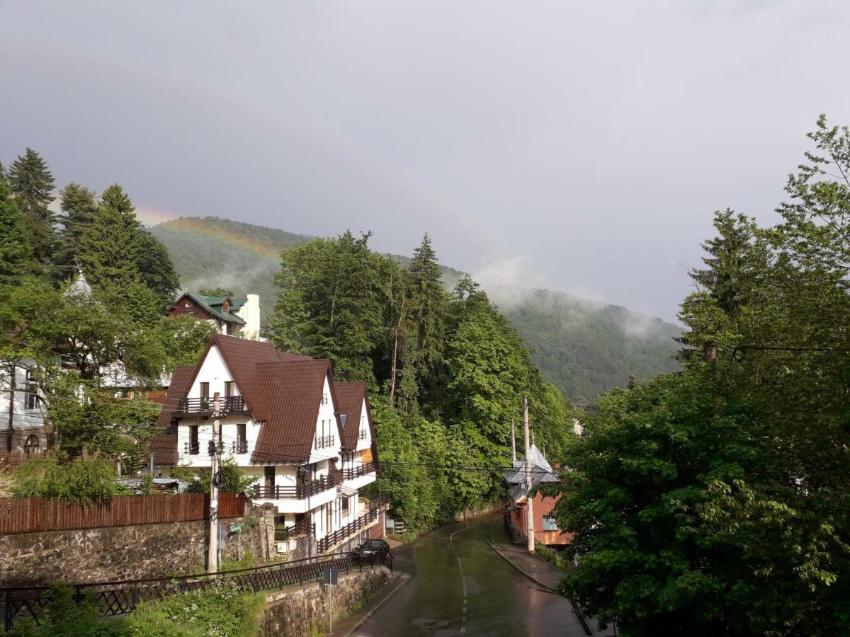 Lanobila Hotell Sinaia Exteriör bild